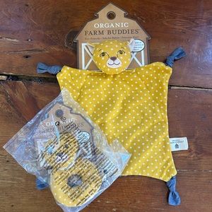 NWT Apple Park Organic Farm Buddies lovie and rattle